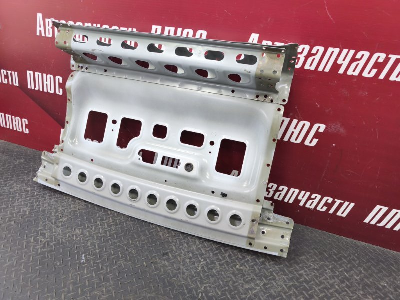 Задняя полка