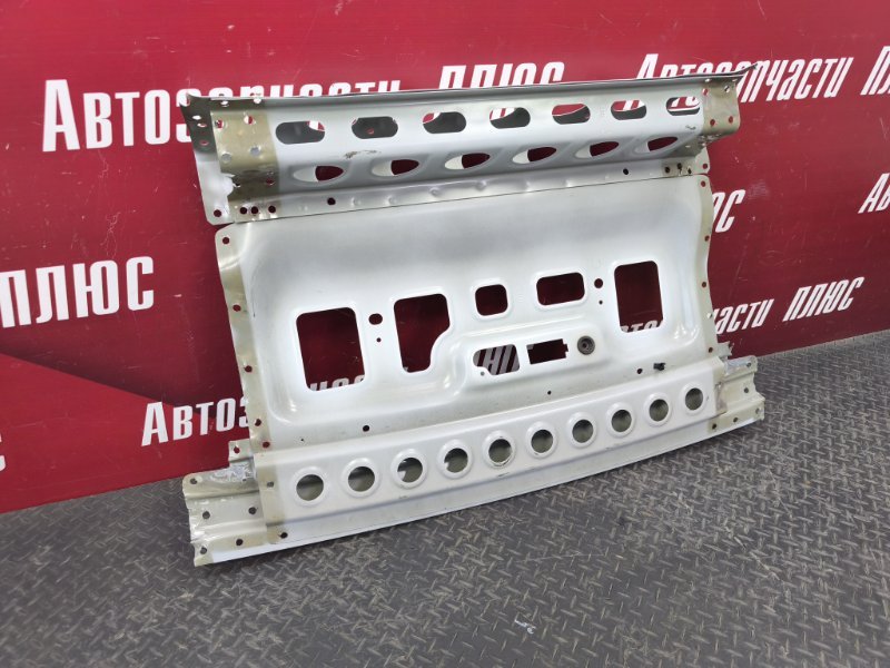 Задняя полка