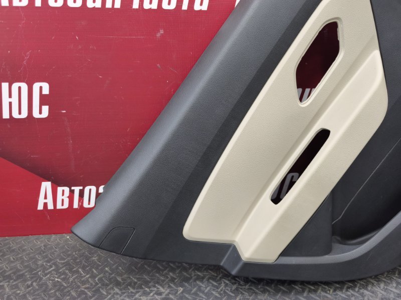 Обшивка боковой двери