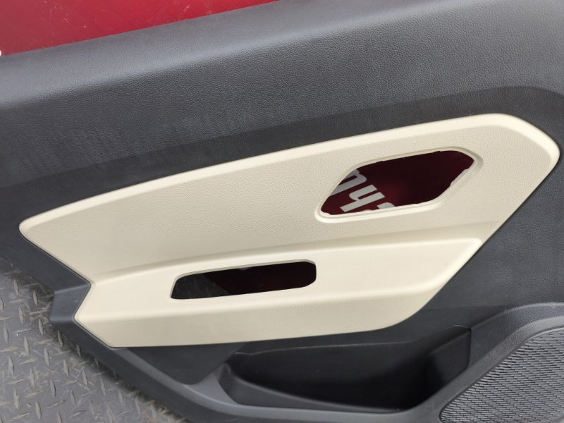 Обшивка боковой двери