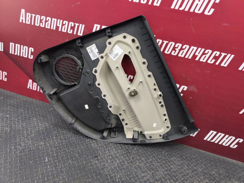 Обшивка боковой двери