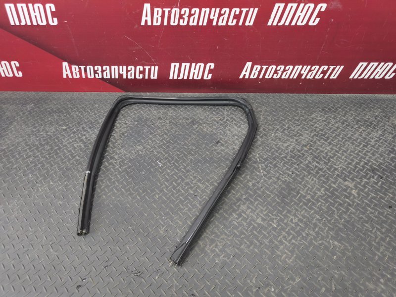 Уплотнитель стекла двери