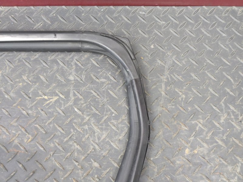 Уплотнитель стекла двери