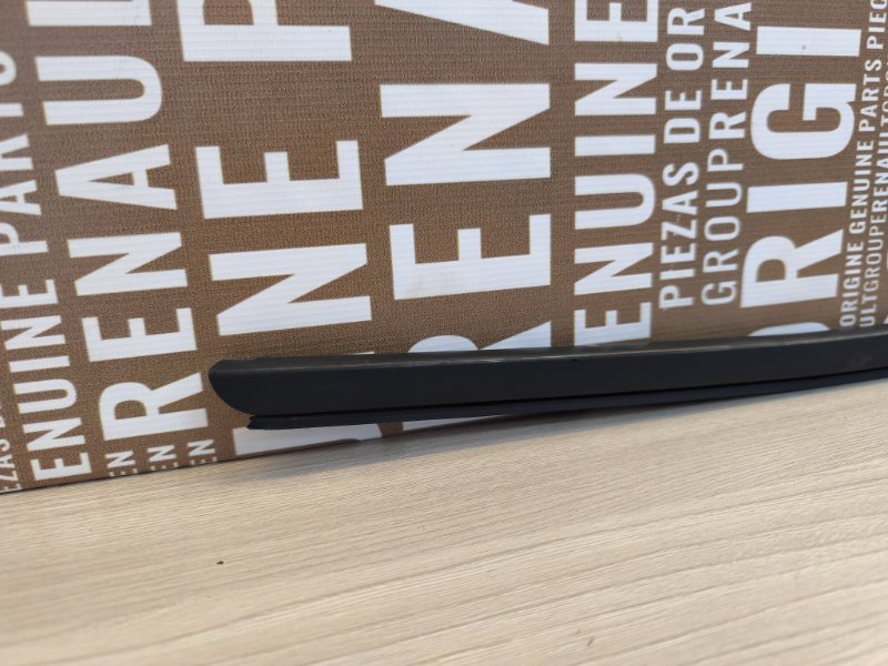 Уплотнитель стекла двери внешний