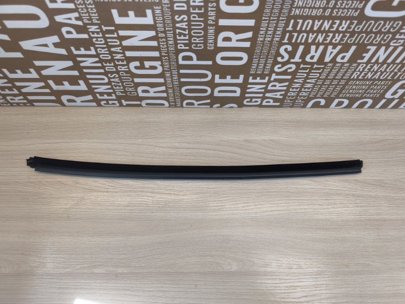 Уплотнитель стекла двери внешний