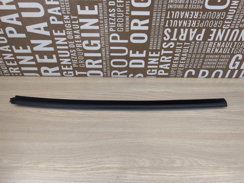 Уплотнитель стекла двери внешний