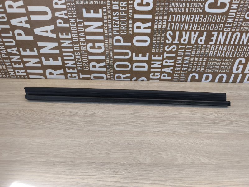 Уплотнитель стекла двери внутренний