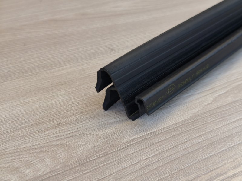 Уплотнитель стекла двери внутренний