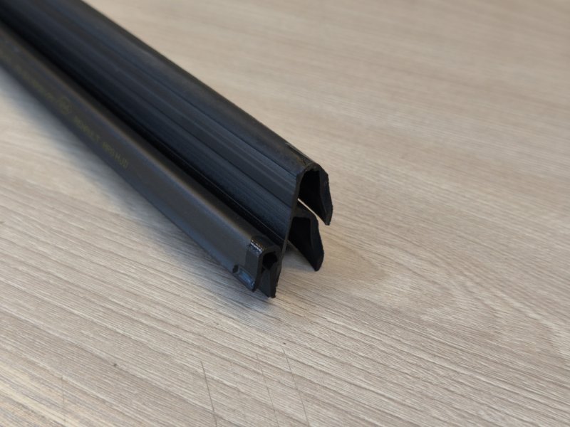 Уплотнитель стекла двери внутренний