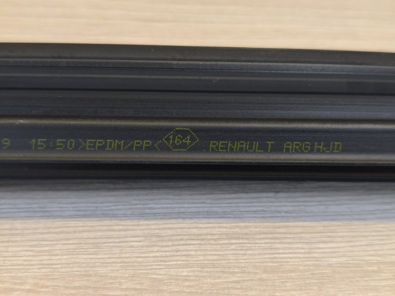 Уплотнитель стекла двери внутренний