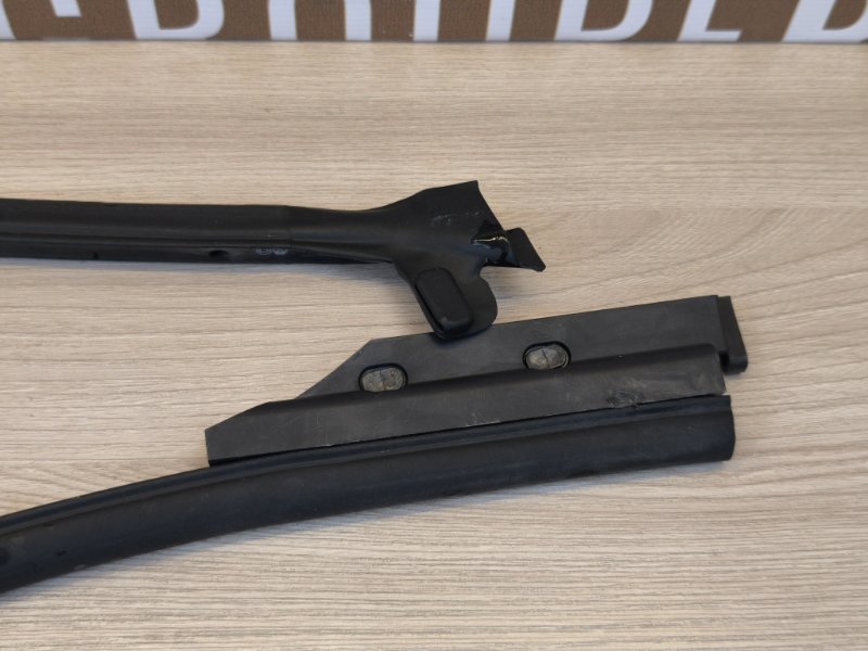 Уплотнитель двери