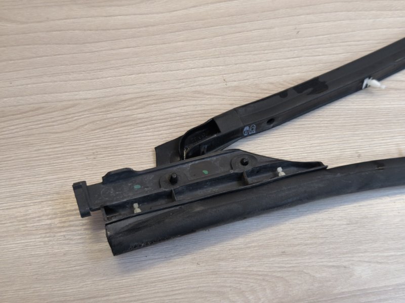 Уплотнитель двери