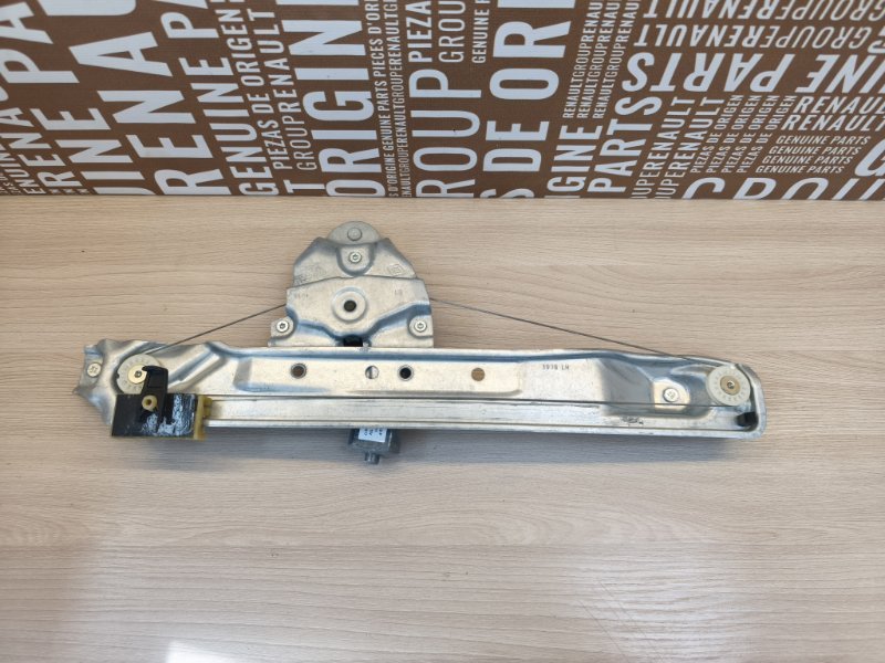 Стеклоподъемник    двери