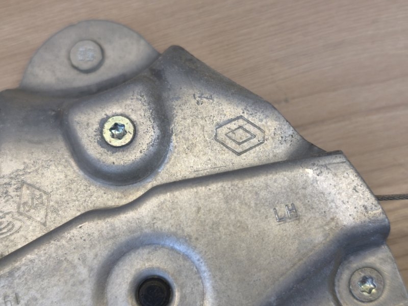 Стеклоподъемник    двери