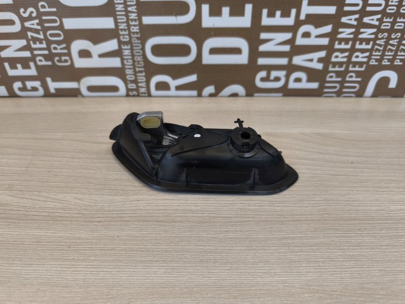 Внутренняя ручка     двери