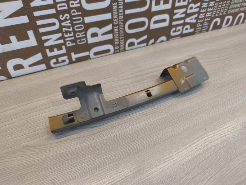 Направляющая стекла двери