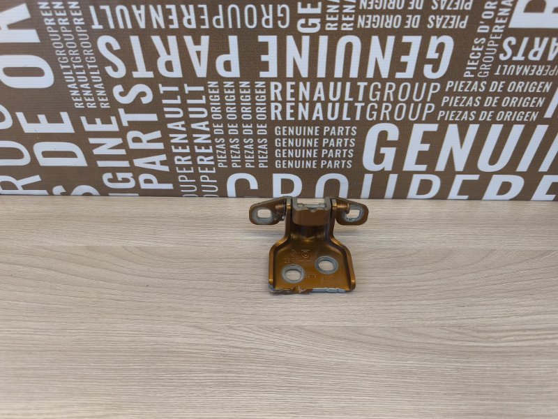 Петля двери