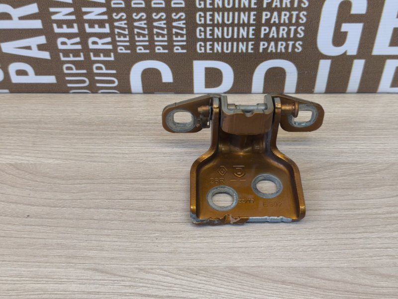 Петля двери