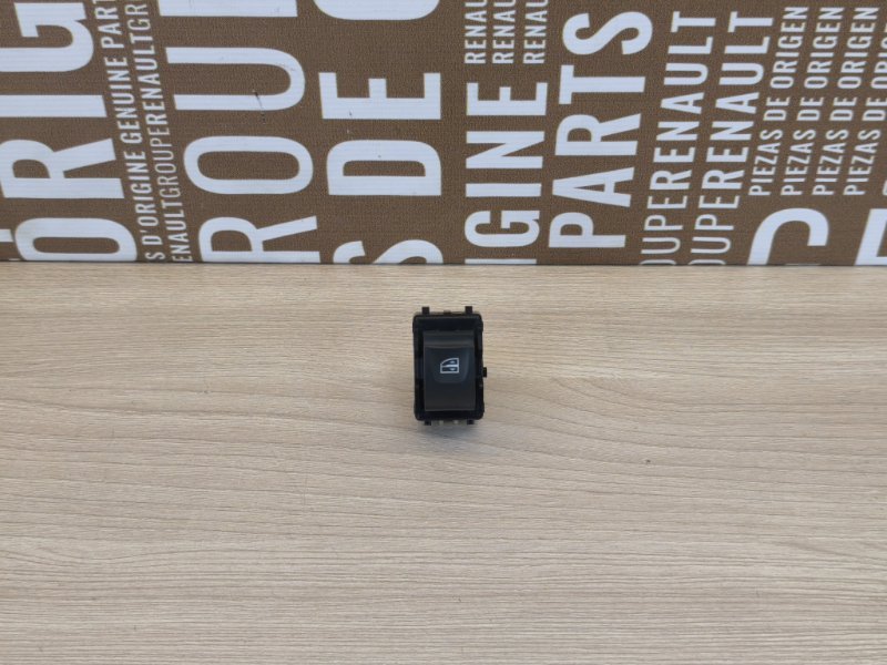 Кнопка стеклоподъемника