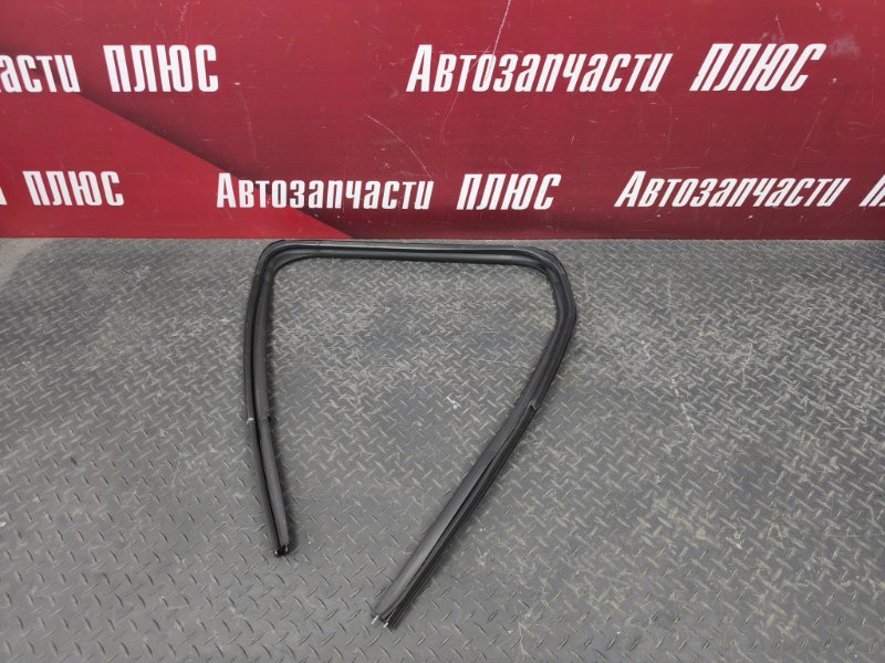 Уплотнитель стекла двери