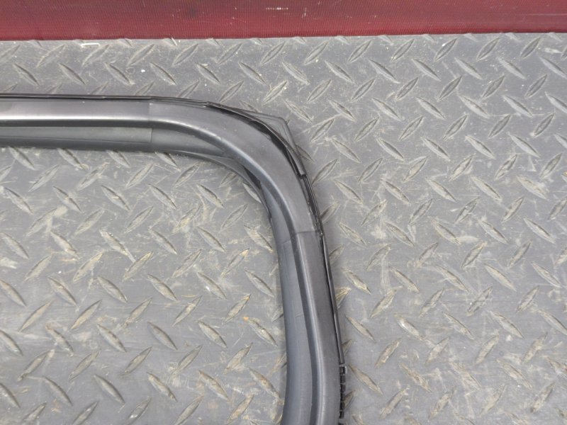 Уплотнитель стекла двери