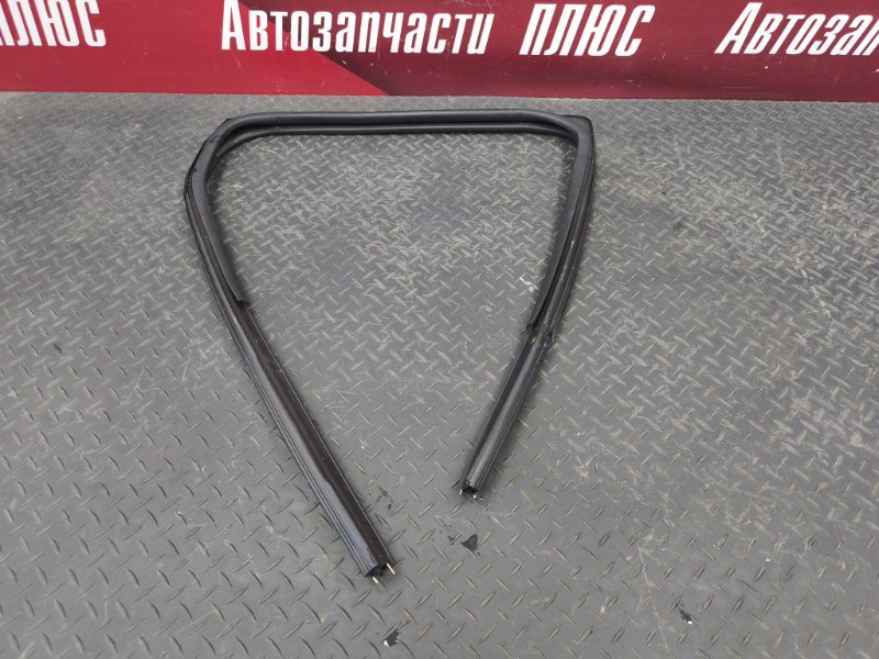 Уплотнитель стекла двери