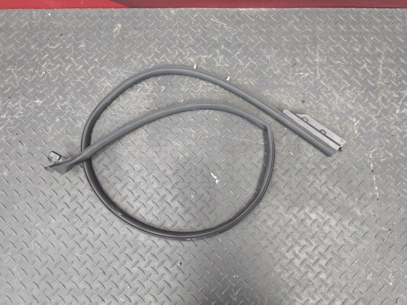 Уплотнитель двери