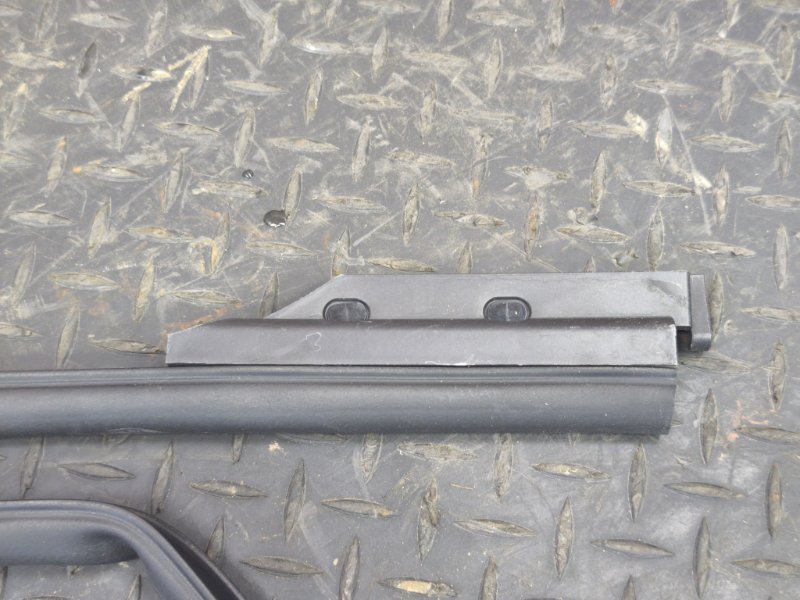 Уплотнитель двери