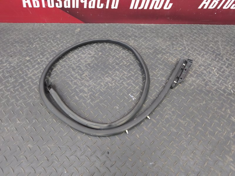 Уплотнитель двери