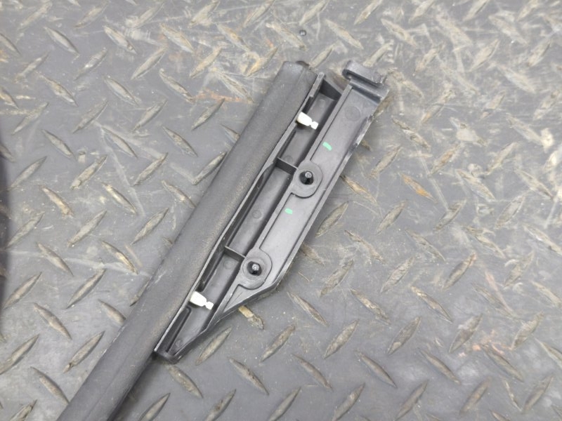 Уплотнитель двери