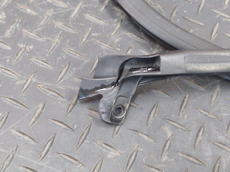 Уплотнитель двери