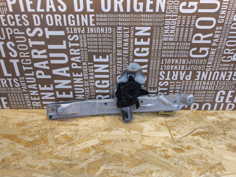 Стеклоподъемник    двери