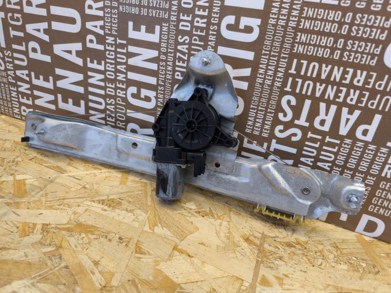 Стеклоподъемник    двери