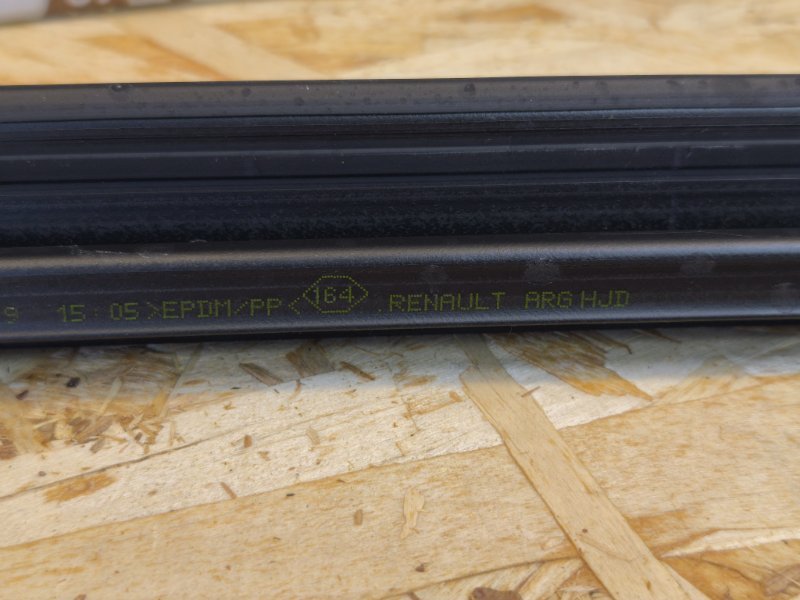 Уплотнитель стекла двери внутренний