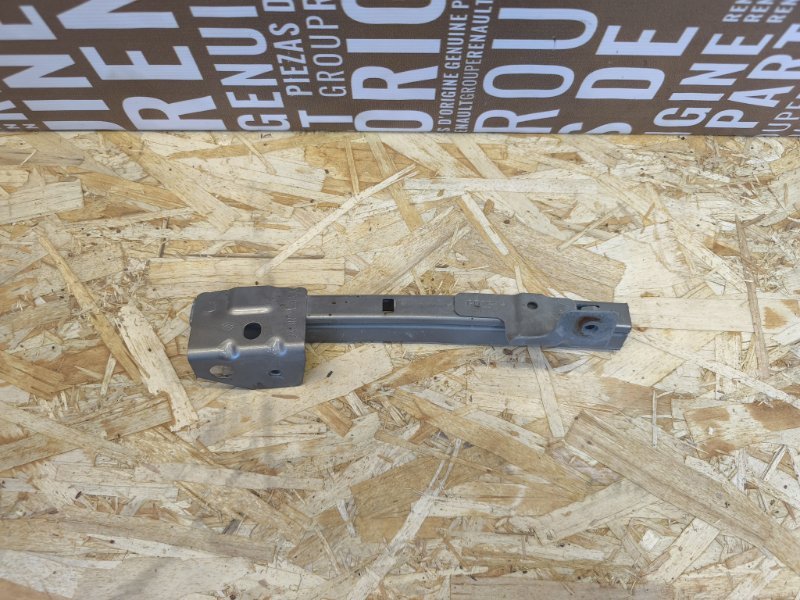 Направляющая стекла двери