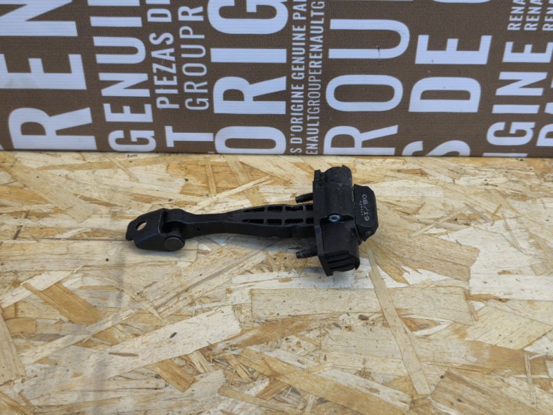 Ограничитель двери