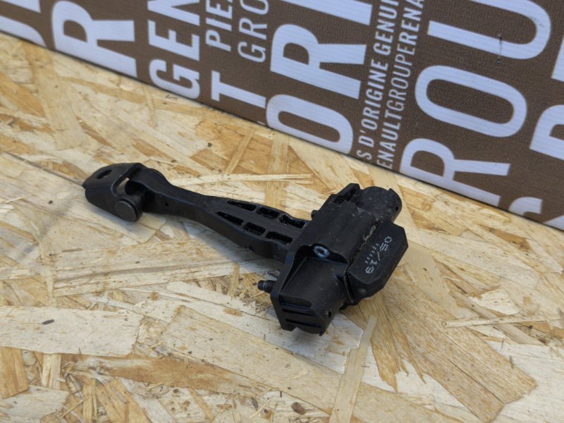 Ограничитель двери