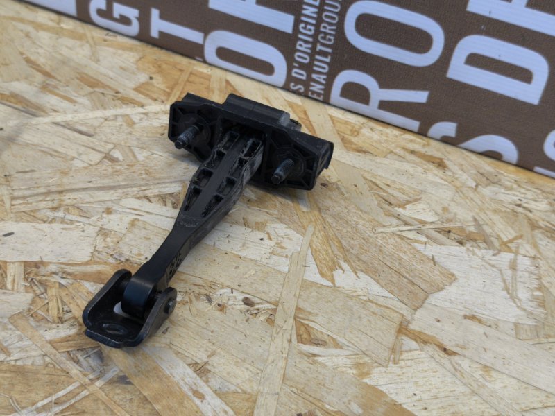 Ограничитель двери