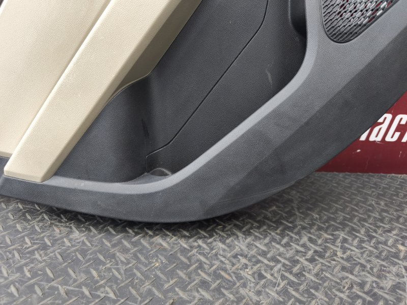 Обшивка боковой двери