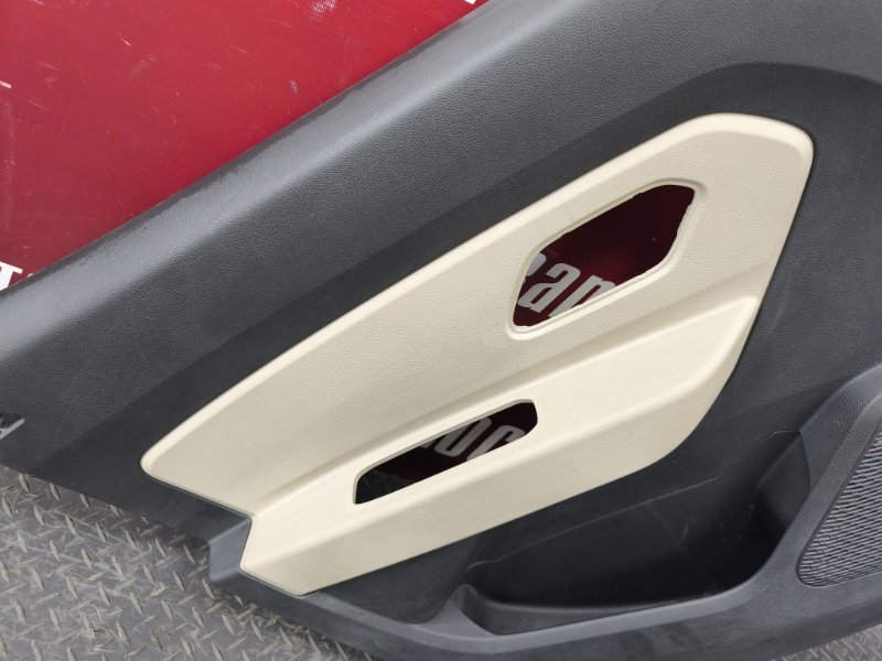 Обшивка боковой двери