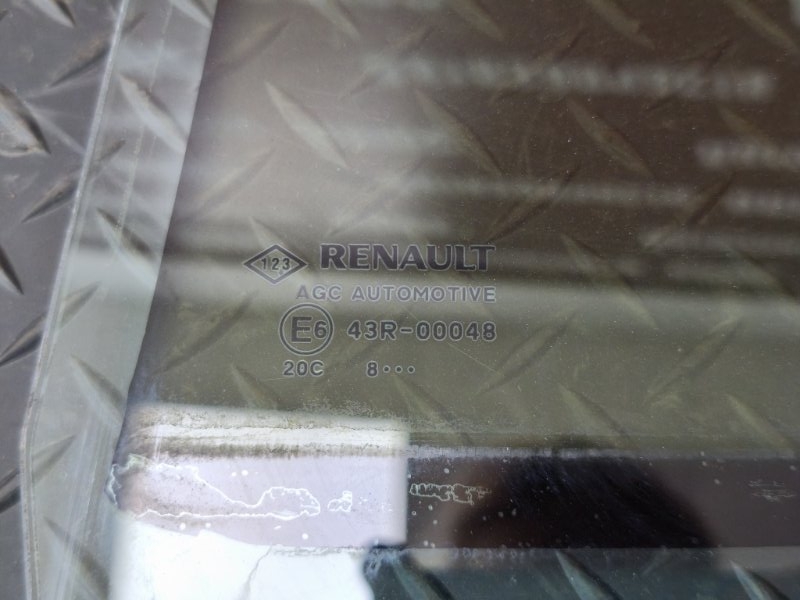 Стекло двери