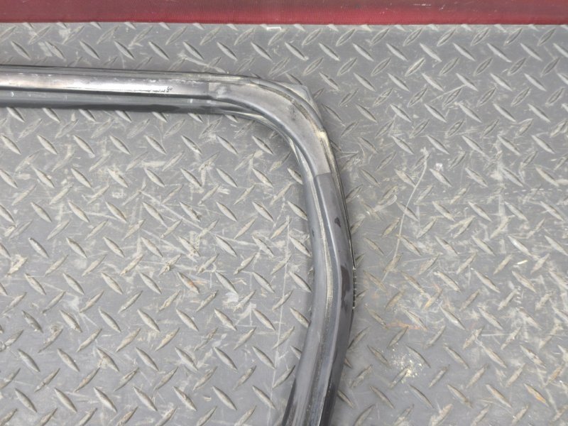 Уплотнитель стекла двери