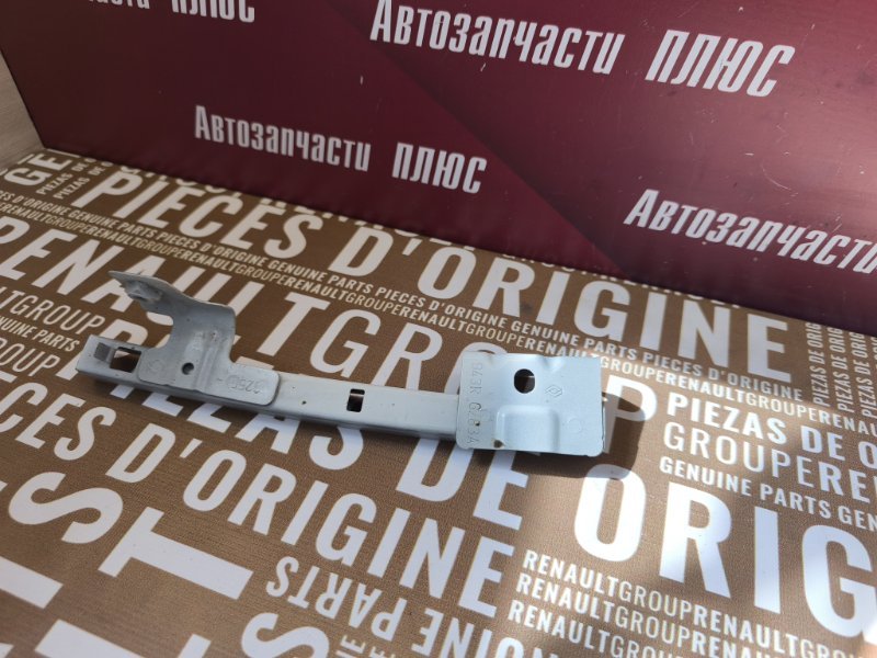 Направляющая стекла двери