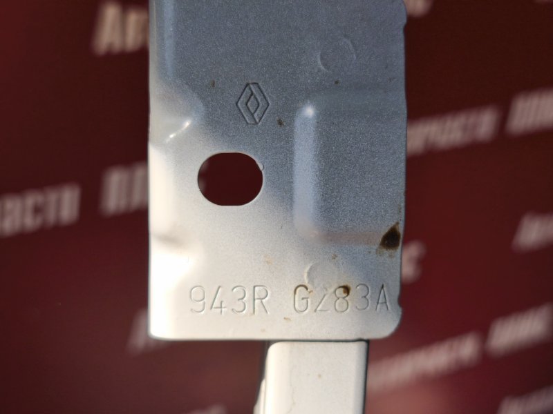 Направляющая стекла двери