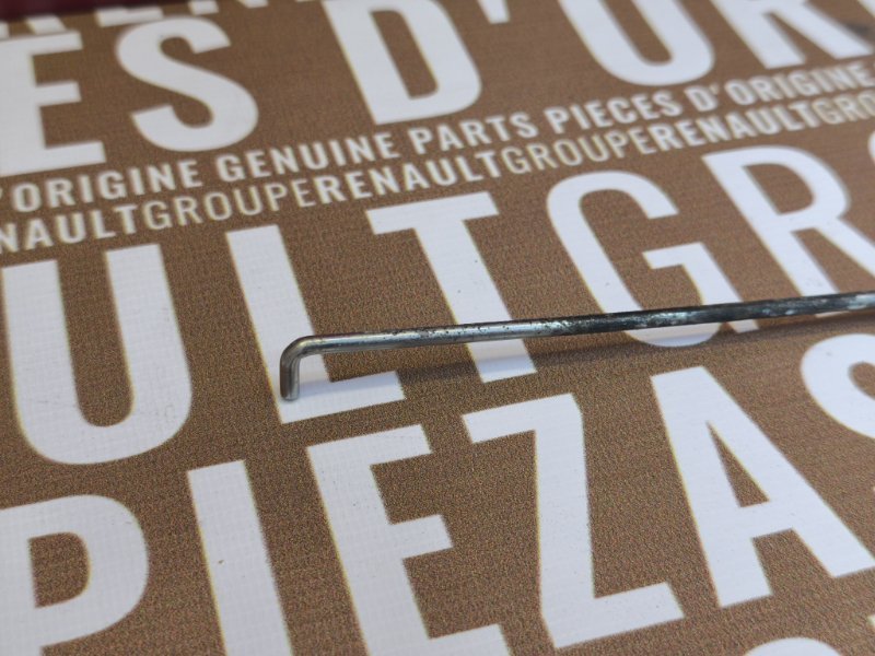 Тяга замка двери