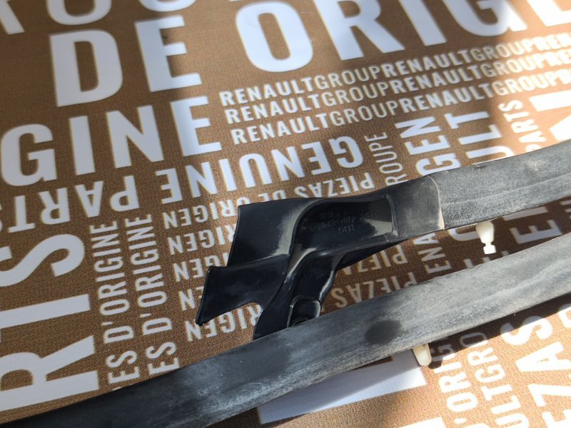 Уплотнитель двери