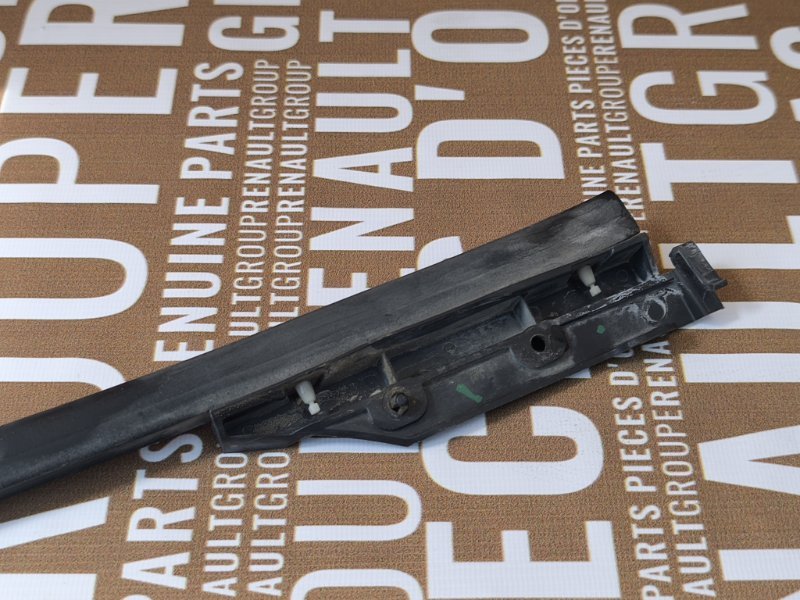 Уплотнитель двери