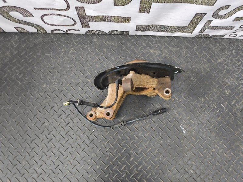 Кулак поворотный