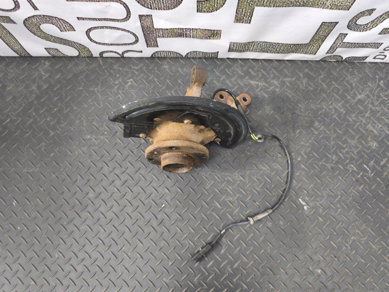 Кулак поворотный