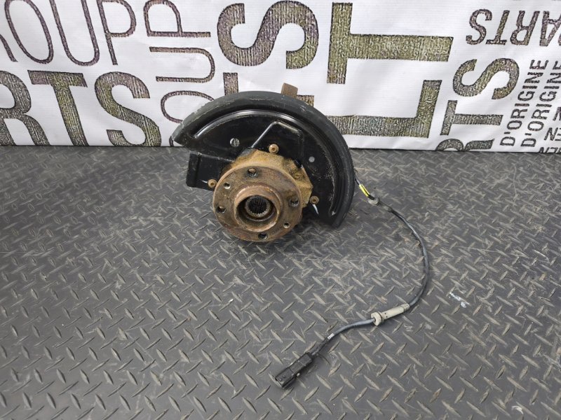 Кулак поворотный